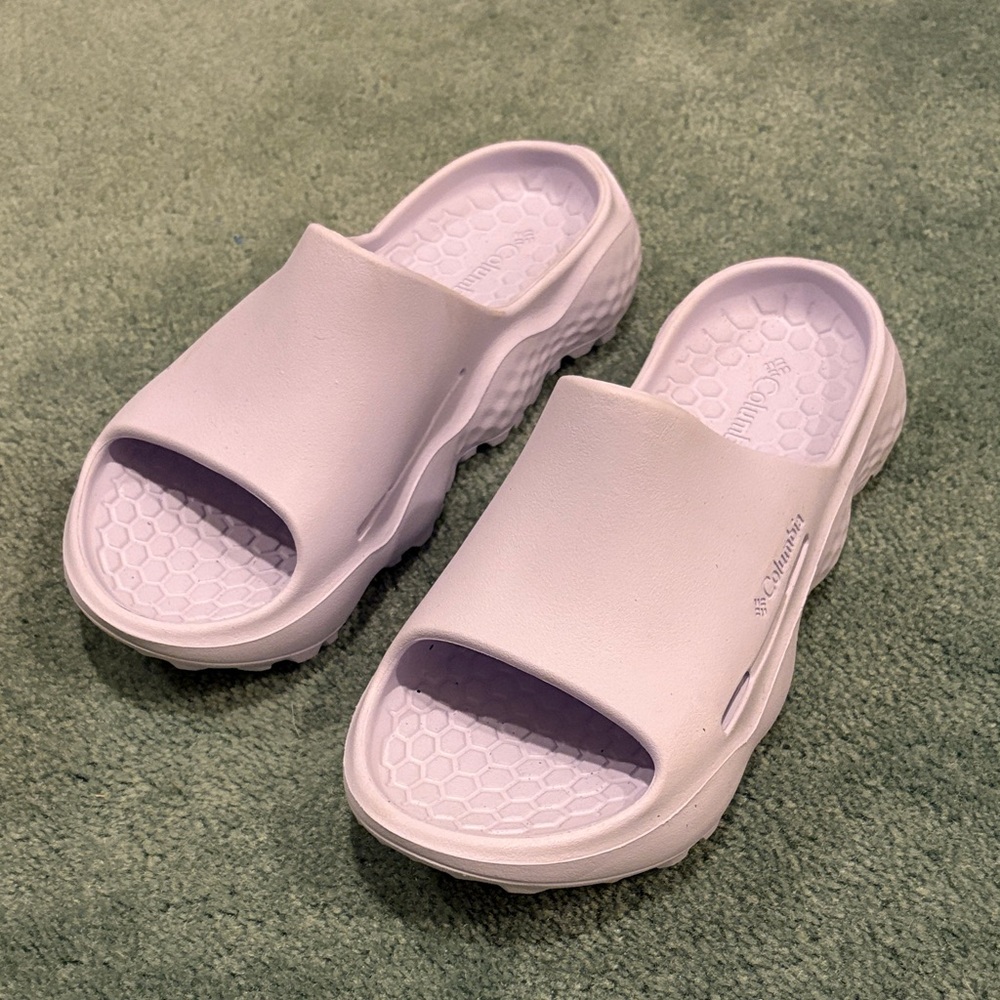 Columbia Off-White Slip-On Clogs